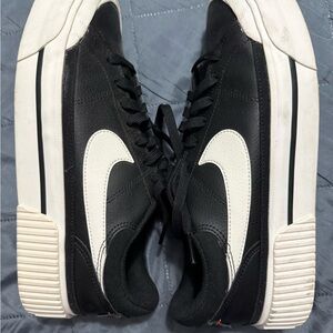 Nike Court Legacy Lift Womens